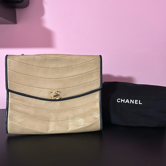 RARE Vintage Chanel 80s Chain Shoulder Bag - Picture 1 of 17